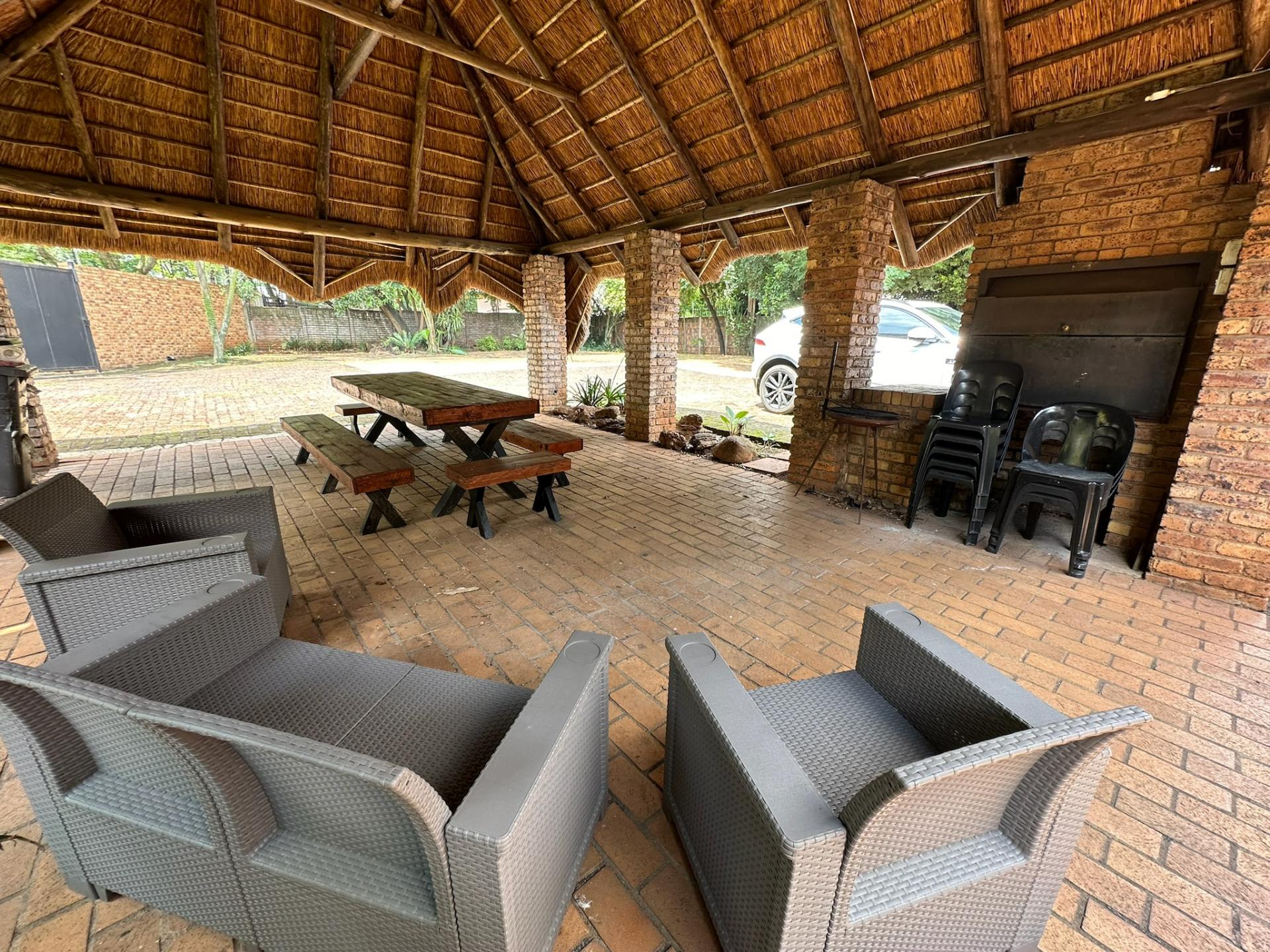 Braai Area (1) Braai Area (1)