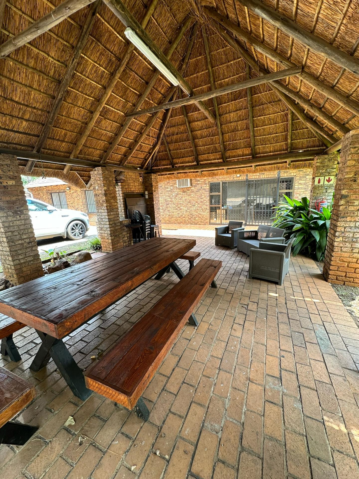 Braai Area (3) Braai Area (3)