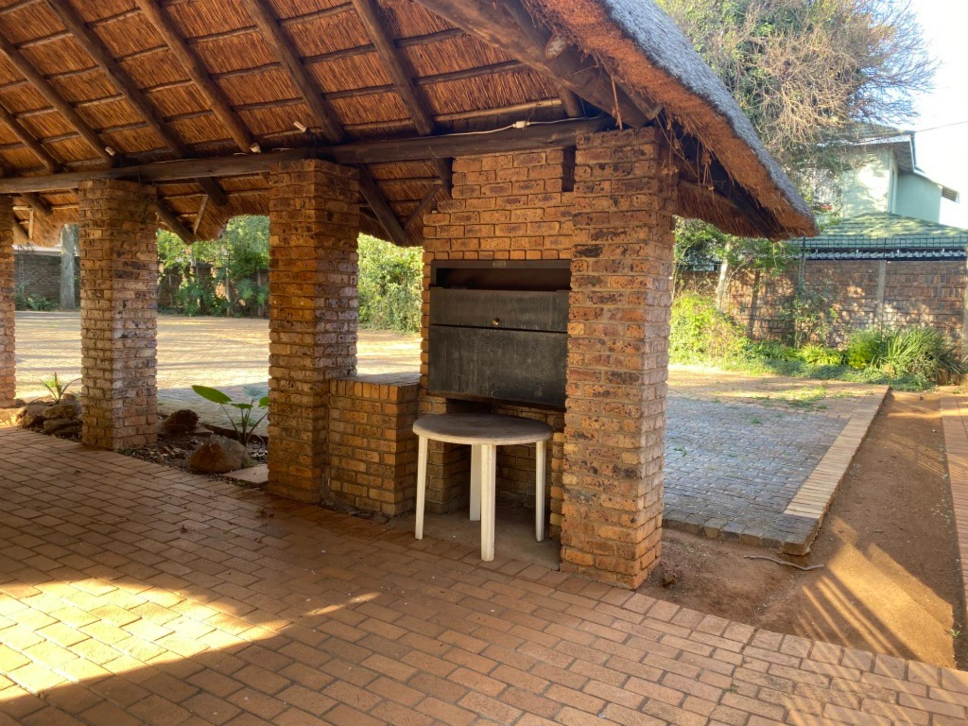 Braai Area (4) Braai Area (4)