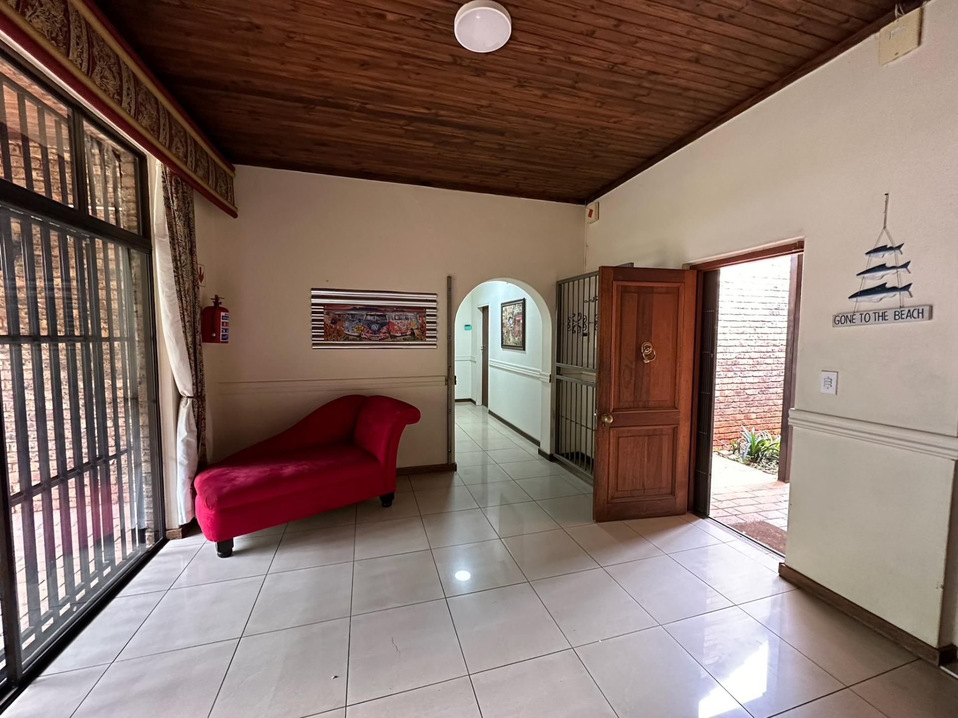 Communal (8) Communal (8)